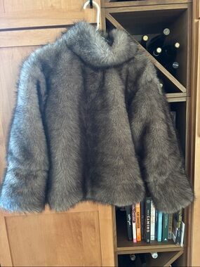 Plush Faux Fur Jacket in Gray-Brown